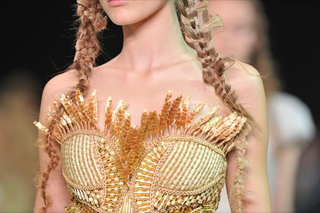 Illustration for article titled Sarah Burton Pulls Off McQueen Without McQueen